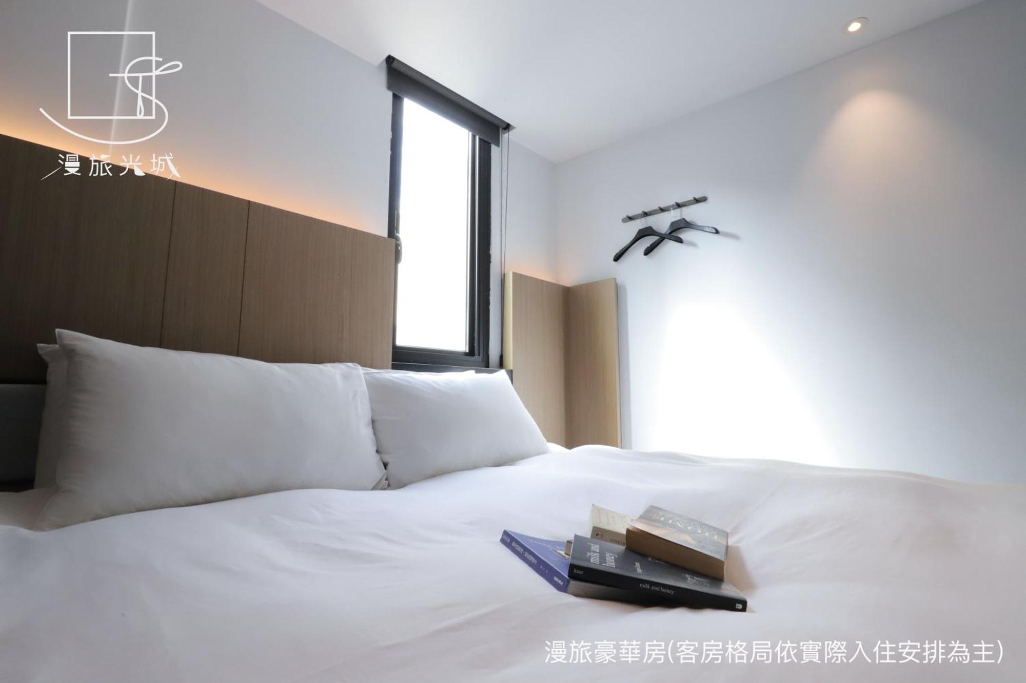 Slow Town Hotel-Glowing Taichung Camera foto