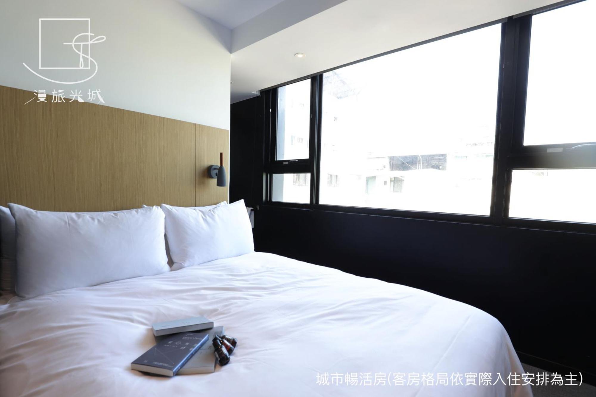 Slow Town Hotel-Glowing Taichung Camera foto