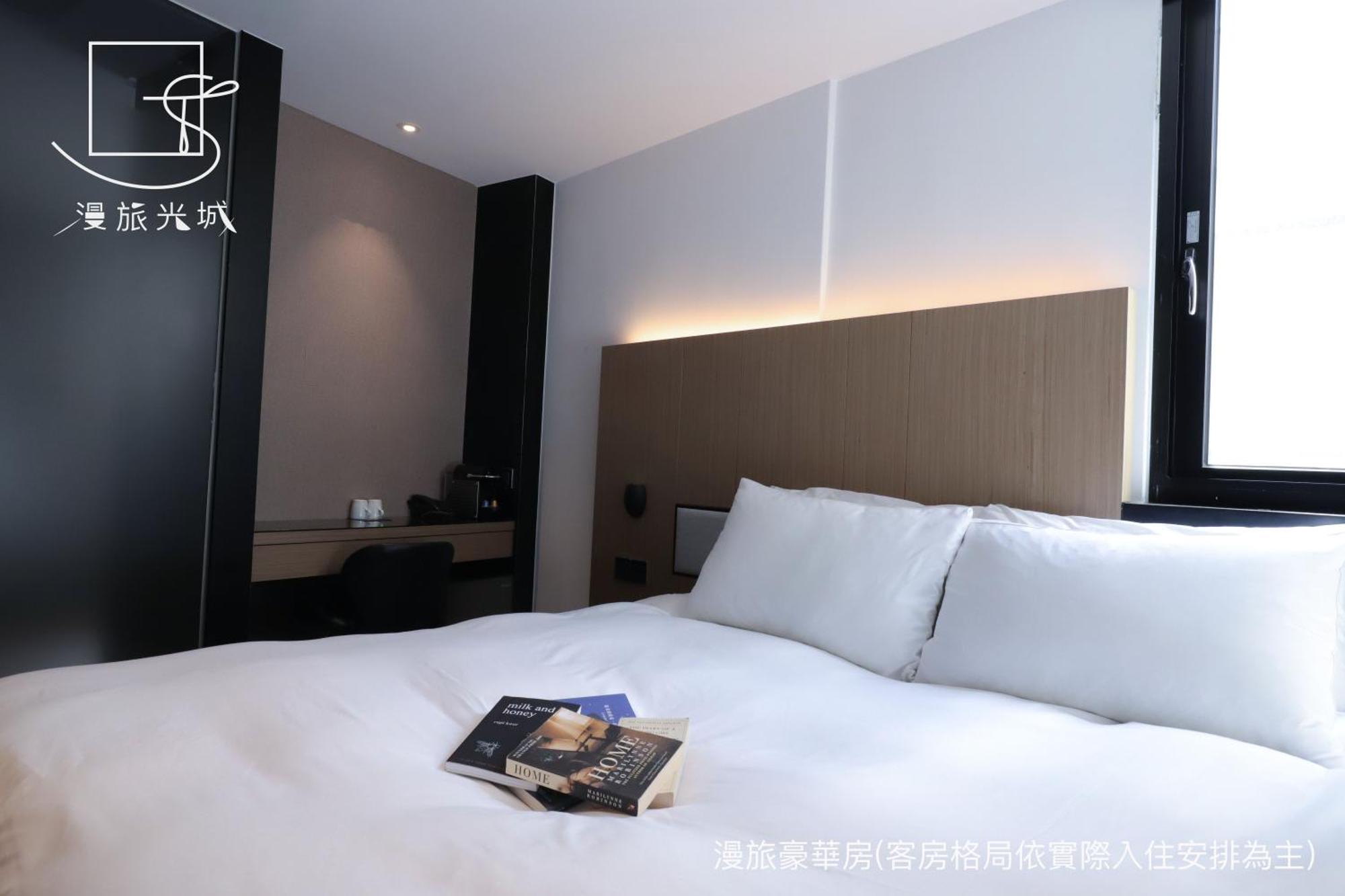 Slow Town Hotel-Glowing Taichung Camera foto
