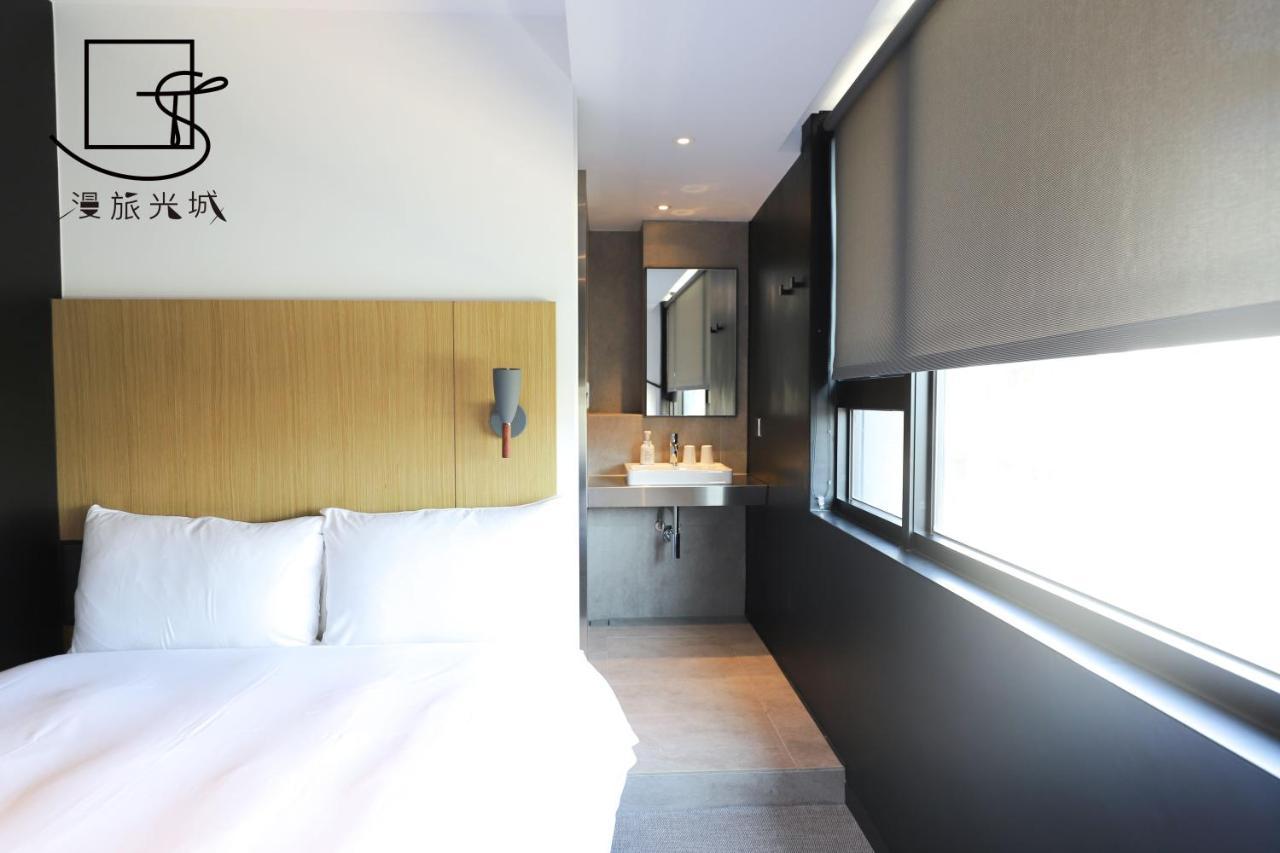 Slow Town Hotel-Glowing Taichung Esterno foto